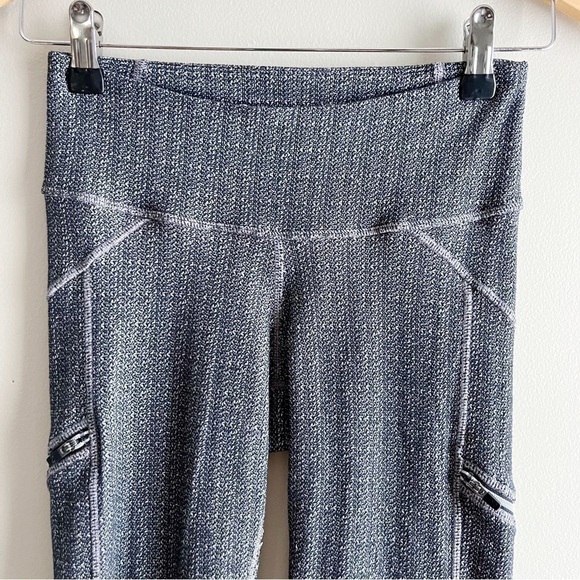 Athleta Static Drifter Capri Leggings‎ With Pockets in Gray, Size XS - Picture 3 of 10